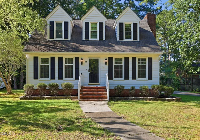 Photo 1 of Single family home for sale at 25 Camelia Dr, Smithfield, NC 27577 | MLS# 10181325 | Listing updated on 2026-09-30