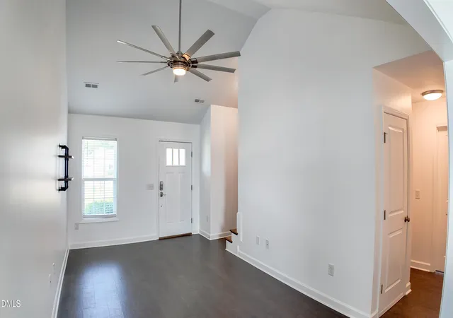Photo 3 of Single family home for sale at 118 Cove Pl, Clinton, NC 28328 | MLS# 10180043 | Listing updated on 2026-09-21