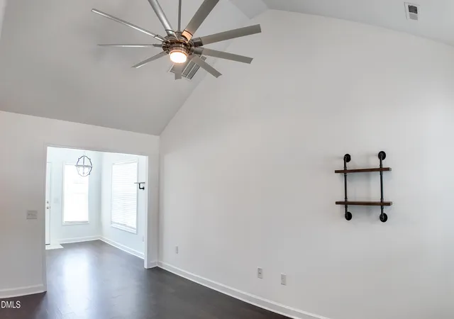 Photo 4 of Single family home for sale at 118 Cove Pl, Clinton, NC 28328 | MLS# 10180043 | Listing updated on 2026-09-21