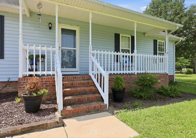 Photo 2 of Sale Pending at 119 Clearwater Dr, Smithfield, NC 27577 | MLS# 10180580 | Listing updated on 2026-09-14