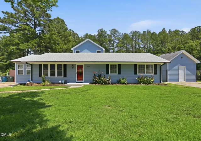 Photo 1 of Sale Pending at 2800 Davie Dr, Durham, NC 27704 | MLS# 10180611 | Listing updated on 2026-08-10