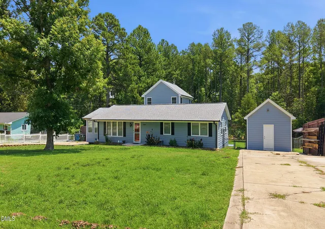 Photo 2 of Sale Pending at 2800 Davie Dr, Durham, NC 27704 | MLS# 10180611 | Listing updated on 2026-08-10