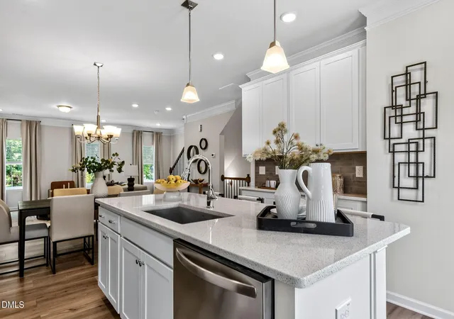 5th image of 704 Orchard Vista Cir, Raleigh, NC 27606 | MLS# 10180081