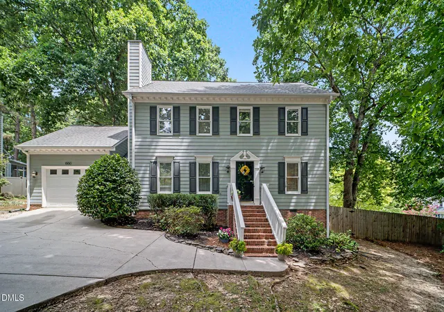 Photo 1 of Sale Pending at 1000 Black Oak Ct, Apex, NC 27502 | MLS# 10180309 | Listing updated on 2026-08-19
