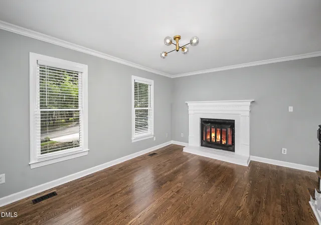 Photo 4 of Sale Pending at 1000 Black Oak Ct, Apex, NC 27502 | MLS# 10180309 | Listing updated on 2026-08-19