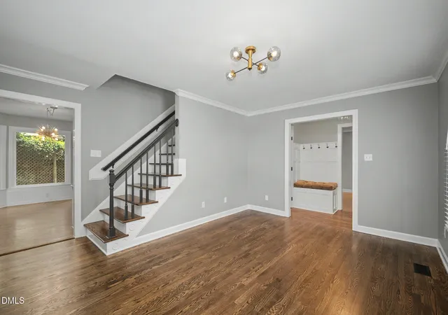 Photo 5 of Sale Pending at 1000 Black Oak Ct, Apex, NC 27502 | MLS# 10180309 | Listing updated on 2026-08-19