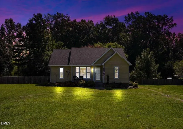 Photo 2 of Sale Pending at 101 Wexford Dr, Fuquay Varina, NC 27526 | MLS# 10180708 | Listing updated on 2026-09-18