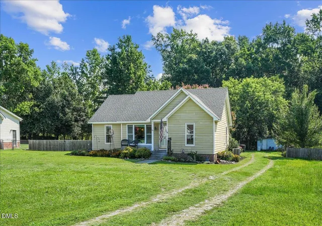 Photo 3 of Sale Pending at 101 Wexford Dr, Fuquay Varina, NC 27526 | MLS# 10180708 | Listing updated on 2026-09-18
