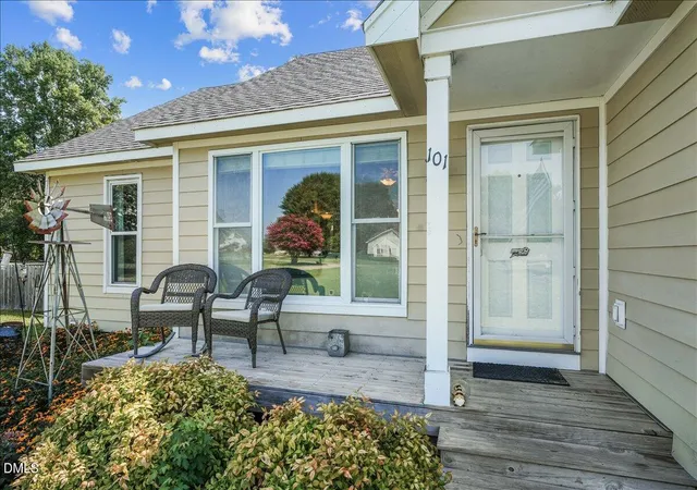 Photo 4 of Sale Pending at 101 Wexford Dr, Fuquay Varina, NC 27526 | MLS# 10180708 | Listing updated on 2026-09-18