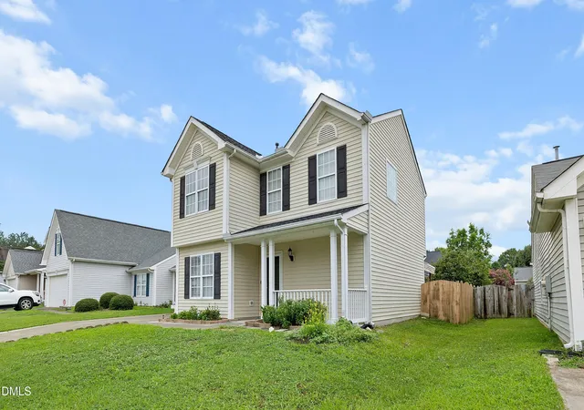 Photo 3 of Sale Pending at 4421 Whatley Ln, Raleigh, NC 27604 | MLS# 10180316 | Listing updated on 2026-08-31
