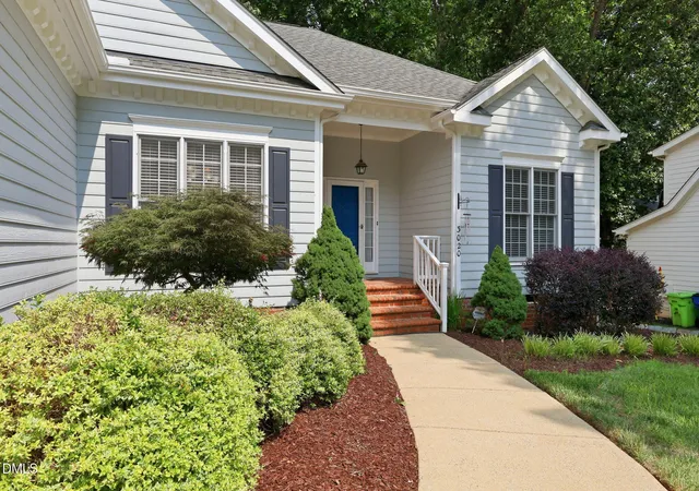 Photo 2 of Single family home for sale at 3020 Stone Gap Ct, Raleigh, NC 27612 | MLS# 10180813 | Listing updated on 2026-10-03