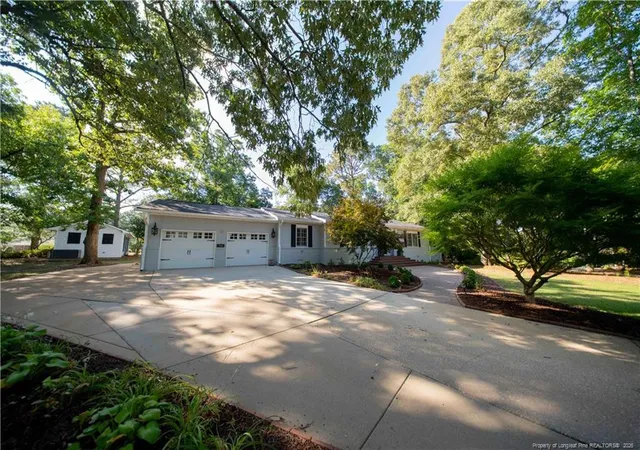 Photo 3 of Single family home for sale at 2901 Wessex Ct, Fayetteville, NC 28306 | MLS# 765971 | Listing updated on 2026-09-18