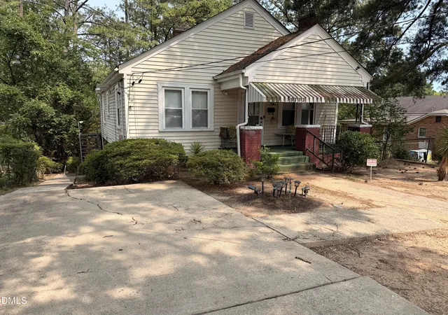 Photo 1 of Sale Pending at 1303 Lincoln St, Durham, NC 27701 | MLS# 10180696 | Listing updated on 2026-09-13