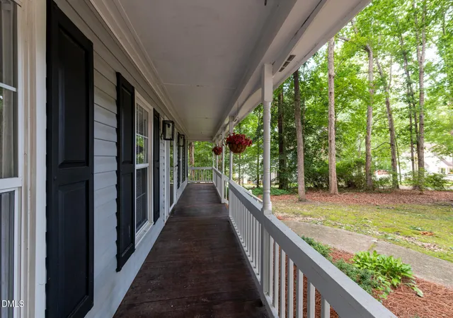 Photo 3 of Single family home for sale at 1011 Homestead Pl, Zebulon, NC 27597 | MLS# 10180215 | Listing updated on 2026-09-16