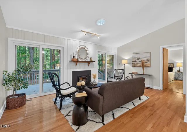 3rd image of 614 Hatch Rd, Chapel Hill, NC 27516 | MLS# 10180575
