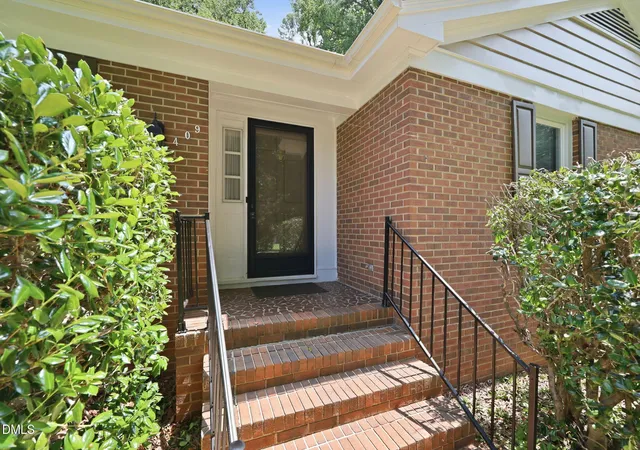 Photo 2 of Single family home for sale at 409 Oakridge Rd, Cary, NC 27511 | MLS# 10180552 | Listing updated on 2026-09-16