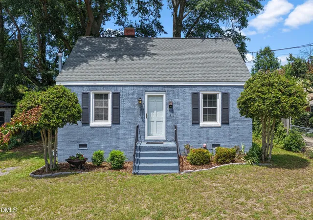 Photo 1 of Single family home for sale at 309 E Jones St, Fuquay Varina, NC 27526 | MLS# 10180685 | Listing updated on 2026-09-04