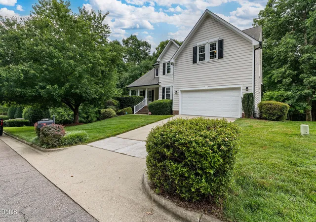 Photo 3 of Sale Pending at 11936 Sycamore Grv Ln, Raleigh, NC 27614 | MLS# 10180303 | Listing updated on 2026-09-11