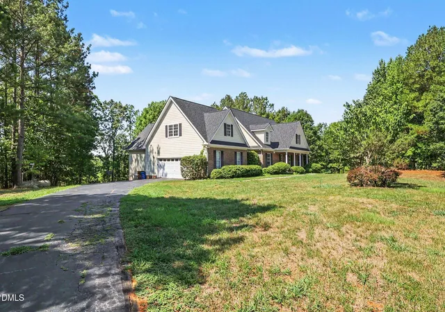 Photo 5 of Single family home for sale at 606 Old Chestnut Xing, Moncure, NC 27559 | MLS# 10180990 | Listing updated on 2026-08-31