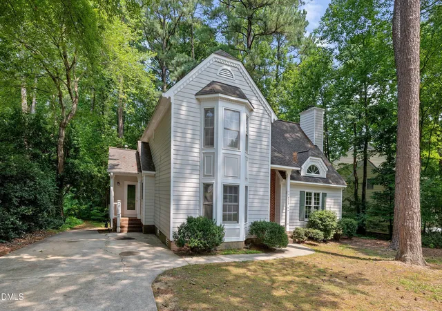Photo 2 of Single family home for sale at 5325 Fairmead Cir, Raleigh, NC 27613 | MLS# 10180784 | Listing updated on 2026-08-21