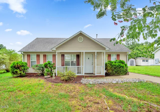 image of 632 Waterford Dr, Clayton, NC 27520 | MLS# 10180946