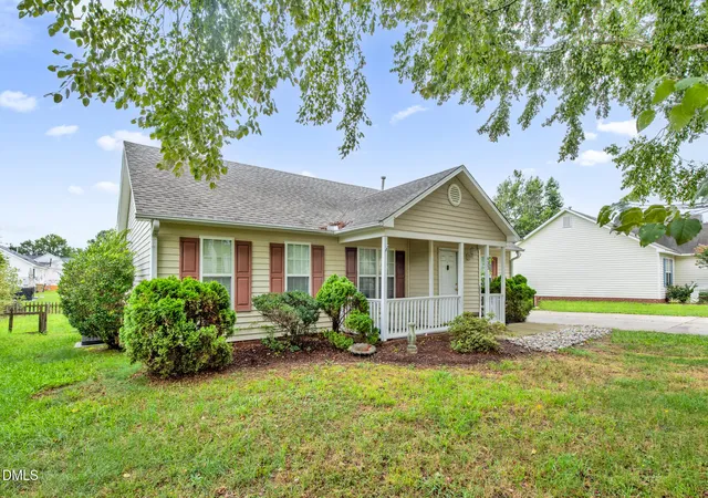image of 632 Waterford Dr, Clayton, NC 27520 | MLS# 10180946