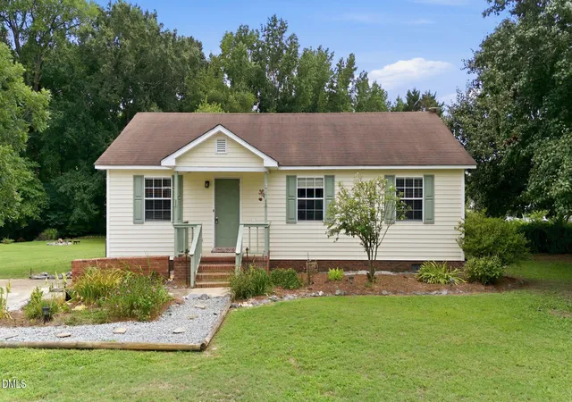 2nd image of 3805 Manor Dr, Clayton, NC 27520 | MLS# 10180321