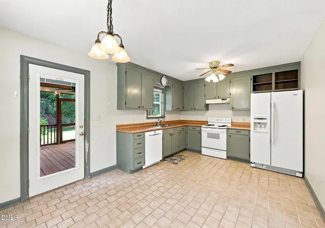 5th image of 3805 Manor Dr, Clayton, NC 27520 | MLS# 10180321