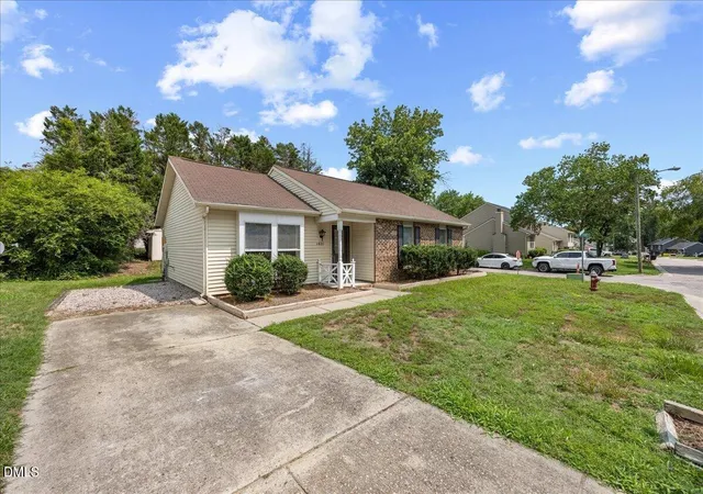 Photo 2 of Sale Pending at 1621 River Knoll Dr, Raleigh, NC 27610 | MLS# 10180381 | Listing updated on 2026-09-04