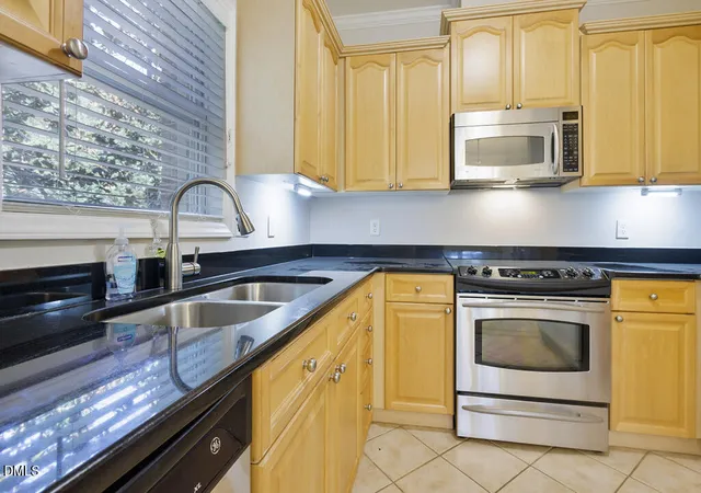 4th image of 8041 Allyns Lndg Wy, Raleigh, NC 27615