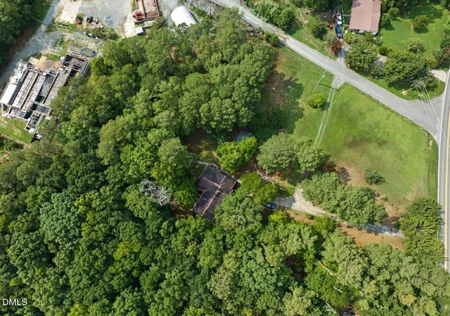 Photo 4 of Sale Pending at 3145 Farrington Point Rd, Chapel Hill, NC 27517 | MLS# 10183651 | Listing updated on 2026-08-19