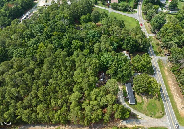 Photo 5 of Sale Pending at 3145 Farrington Point Rd, Chapel Hill, NC 27517 | MLS# 10183651 | Listing updated on 2026-08-19