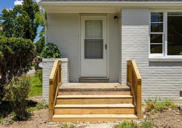 4th image of 605 E Montgomery St, Henderson, NC 27536 | MLS# 10180459