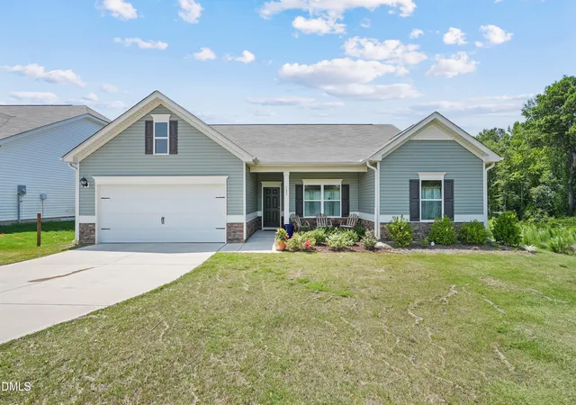 Photo 3 of Single family home for sale at 123 Bristow Ct, Four Oaks, NC 27524 | MLS# 10180509 | Listing updated on 2026-09-14