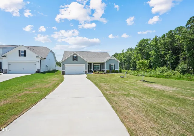 Photo 3 of Single family home for sale at 123 Bristow Ct, Four Oaks, NC 27524 | MLS# 10180509 | Listing updated on 2026-09-14