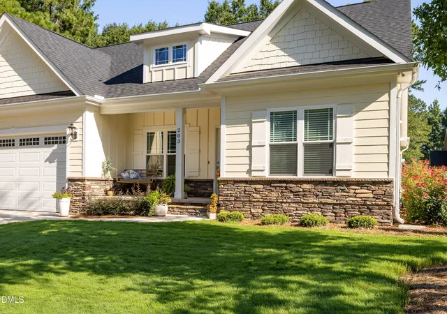 Photo 3 of Sale Pending at 203 Fountain Dr, Clinton, NC 28328 | MLS# 10180518 | Listing updated on 2026-08-18