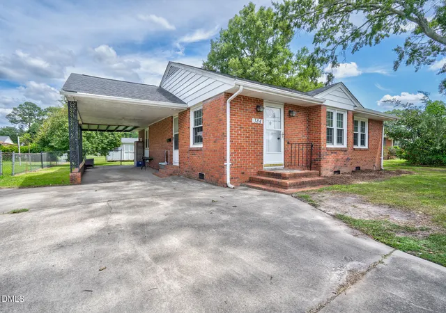 Photo 1 of Single family home for sale at 384 Snow Hl St, Ayden, NC 28513 | MLS# 10180562 | Listing updated on 2026-09-08