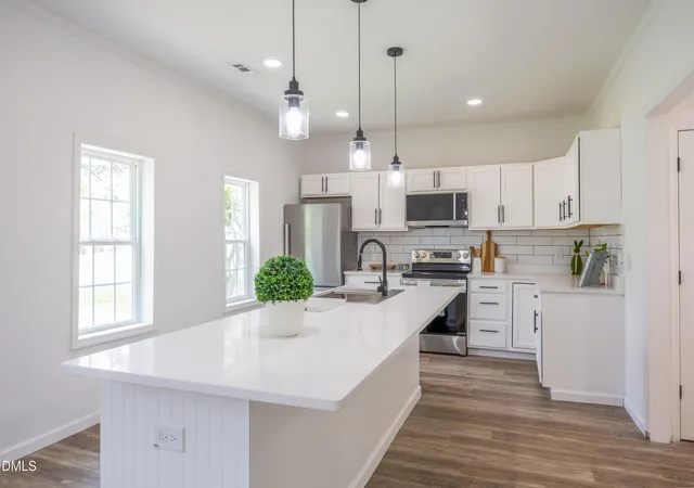 Photo 3 of Single family home for sale at 309 Stetson St, Clinton, NC 28328 | MLS# 10186456 | Listing updated on 2026-08-19