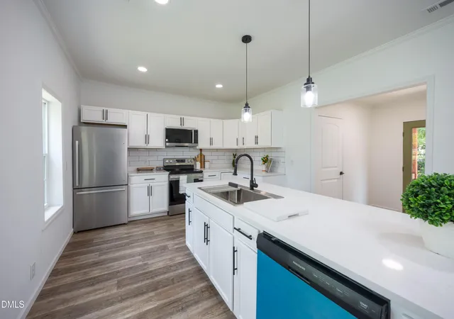 Photo 4 of Single family home for sale at 309 Stetson St, Clinton, NC 28328 | MLS# 10186456 | Listing updated on 2026-08-19
