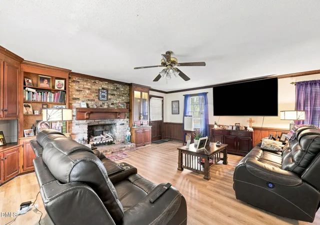 Photo 3 of Sale Pending at 105 Jones Dr, Dunn, NC 28334 | MLS# 10183650 | Listing updated on 2026-10-03