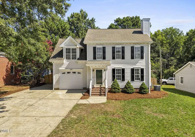 Photo 1 of Single family home for sale at 209 James St, Apex, NC 27502 | MLS# 10180535 | Listing updated on 2026-07-30