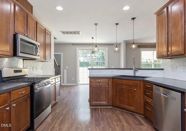 3rd image of 217 W Elm Ave, Holly Springs, NC 27540 | MLS# 10183332