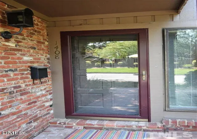 2nd image of 1408 Oak Tree Dr, Chapel Hill, NC 27517 | MLS# 10183948
