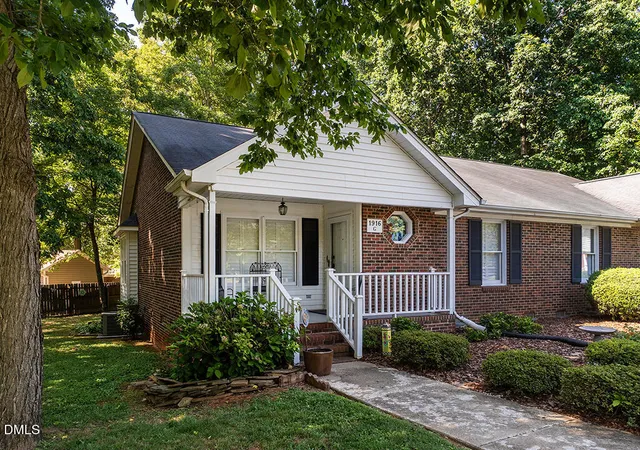 2nd image of 1916 Malone Rd #G, Burlington, NC 27215 | MLS# 10181243