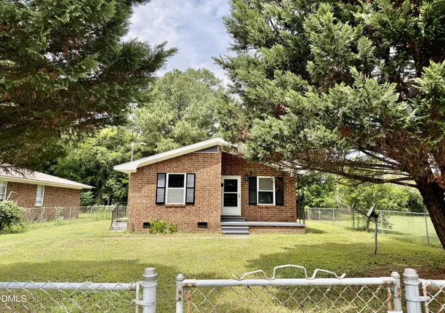 1st image of 811 Crawford St, Goldsboro, NC 27530 | MLS# 10181163