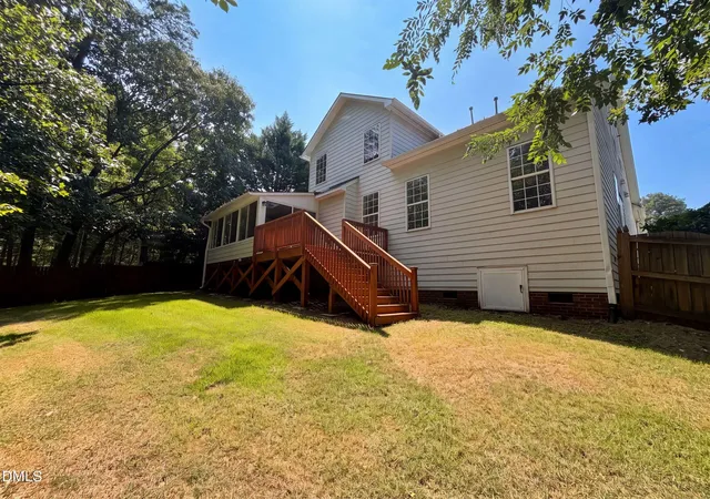 Photo 4 of Sale Pending at 113 Vista Brooke Dr, Morrisville, NC 27560 | MLS# 10180669 | Listing updated on 2026-08-28
