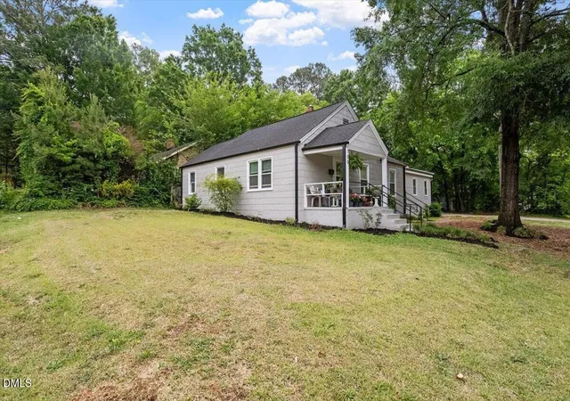 3rd image of 700 Glascock St, Raleigh, NC 27604 | MLS# 10180777