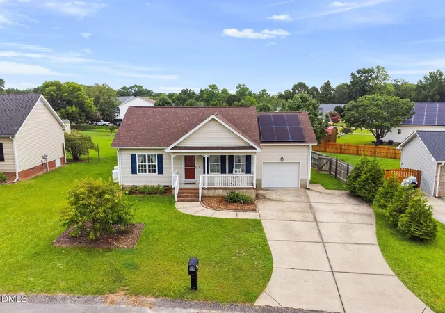 Photo 4 of Single family home for sale at 211 Courtland Dr, Angier, NC 27501 | MLS# 10180818 | Listing updated on 2026-09-14