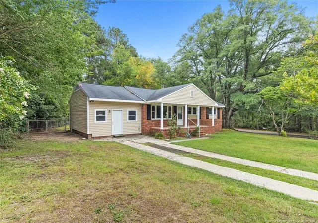Photo 3 of Single family home for sale at 735 Hilton Dr, Fayetteville, NC 28311 | MLS# 765837 | Listing updated on 2026-09-10