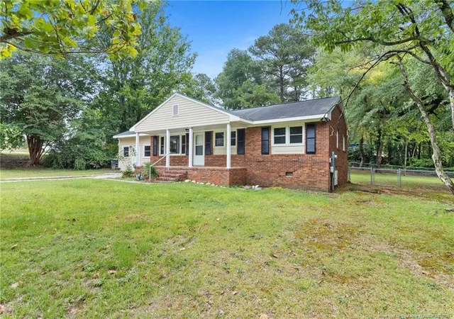Photo 3 of Single family home for sale at 735 Hilton Dr, Fayetteville, NC 28311 | MLS# 765837 | Listing updated on 2026-09-10